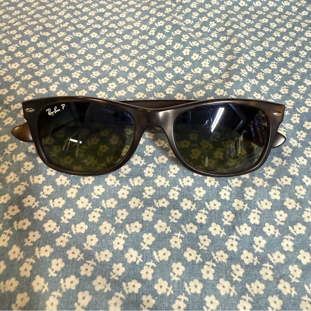 Ray Ban New Wayfarer Classic Polarized Sunglasses